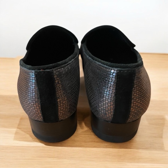 Donald Pliner women’s size 9 lug sole loafers -
Black and gunmetal gray. - Picture 3 of 4
